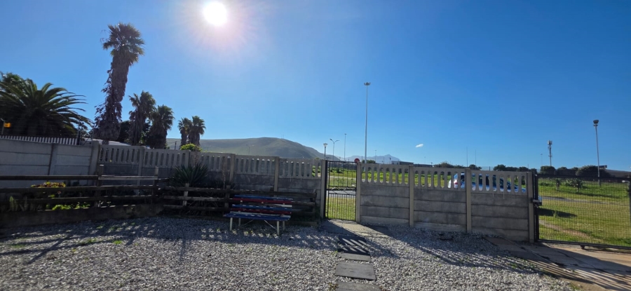 3 Bedroom Property for Sale in Sandbaai Western Cape